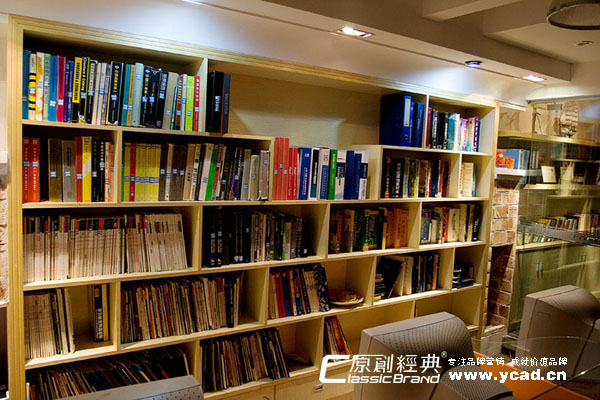 知識的海洋，遨游，才能航行的更遠(yuǎn)。